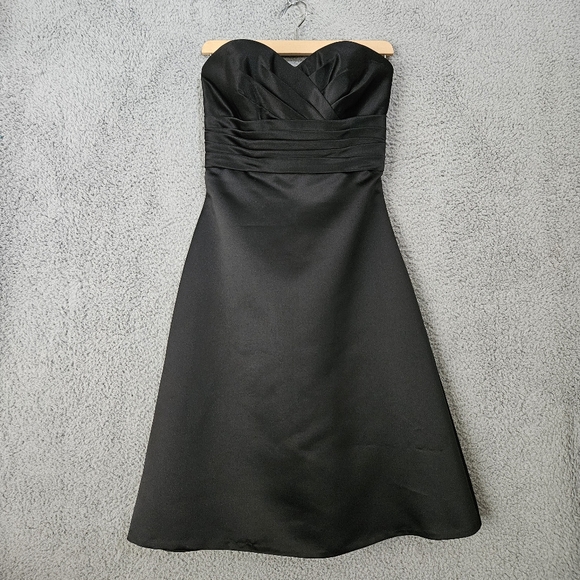 SB Boutique Dresses & Skirts - Black Satin Strapless Mini Dress Size 6 Small A-Line Sweetheart Formal Cocktail